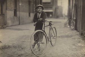 Messenger Boy for Mackay Telegraph Company, Waco, Texas by Lewis Wickes Hine
